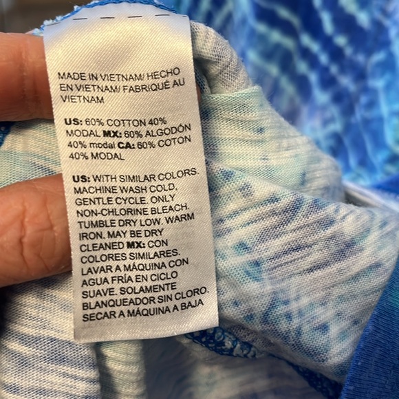 Chico’s  Size 2 Watercolor Blue Asymmetrical Tunic - Picture 7 of 7